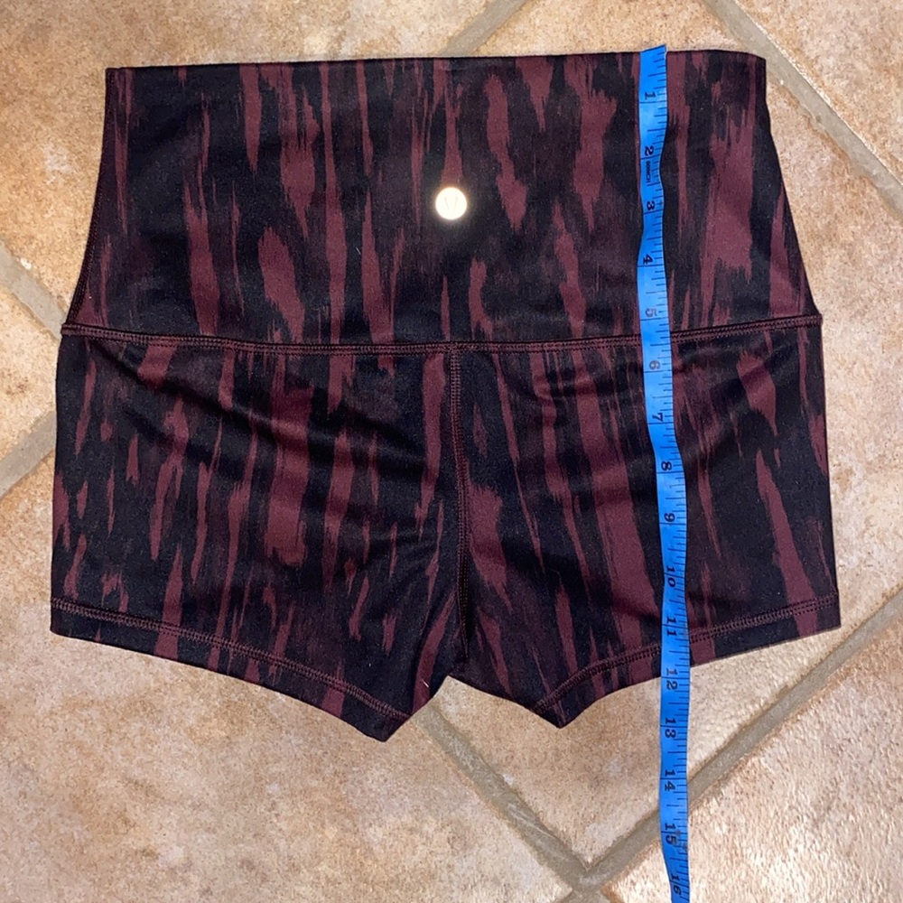 Lululemon Biker Shorts, 2.5 - Picture 6 of 7